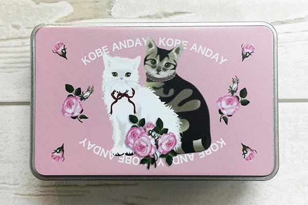角缶　バラと猫